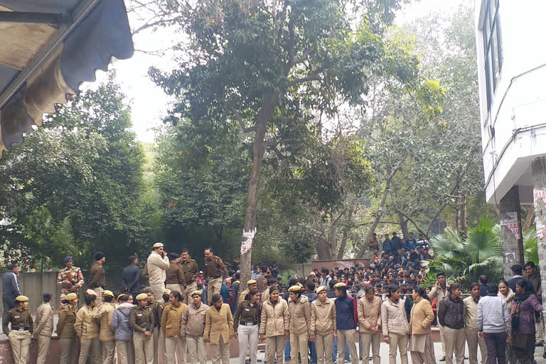 Protest against CAA at Ramjas College