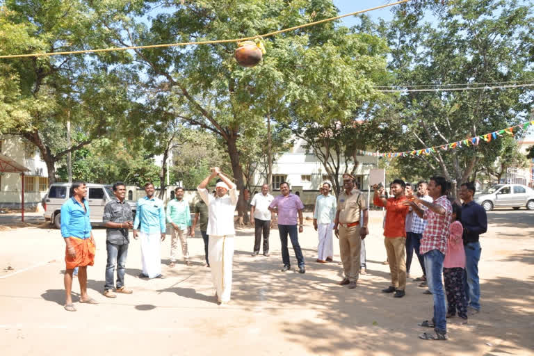 காவல் நிலையத்தில் சமத்துவப் பொங்கல், equality pongal in dharmapuri police station, dharmapuri police station equality pongal