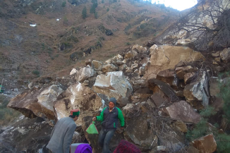 nh 5 closed from 29 hours due to landslide in kinnaur