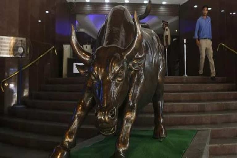 Sensex crosses 42K for first time ever; Nifty hits record high  business news  BSE  NSE  Sensex  nifty  ഓഹരി വിപണിയില്‍ വന്‍ കുതിപ്പ്  സെന്‍സെക്സ്  നിഫ്റ്റി  ചൈന ആമേരിക്ക വ്യാപാര കരാര്‍