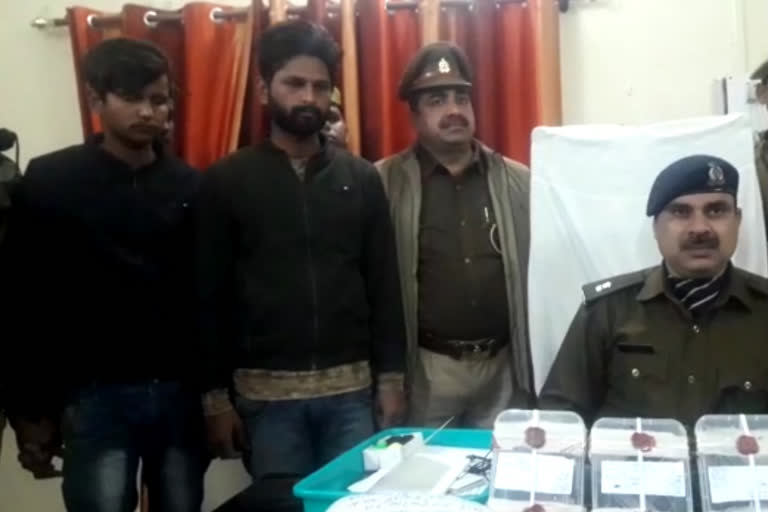 ayodhya police, ayodhya police arrested two smugglers, police arrested two smugglersm, ayodhya crime news,  पुलिस पर फायरिंग, अयोध्या में दो तस्कर गिरफ्तार, मादक पदार्थ, एसपी ग्रामीण शैलेंद्र सिंह