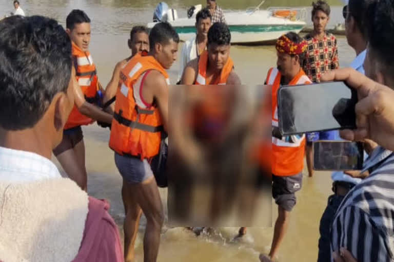 girl died due to drowning in triveni sangam