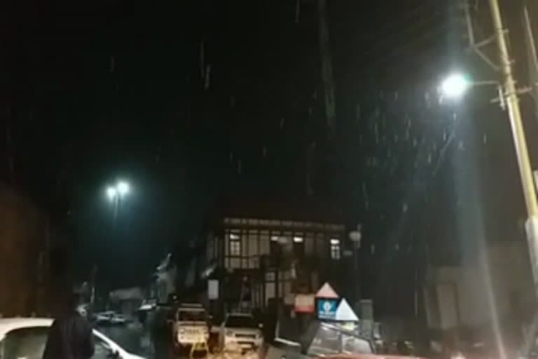 4 inch snow fall recorded in Kufri