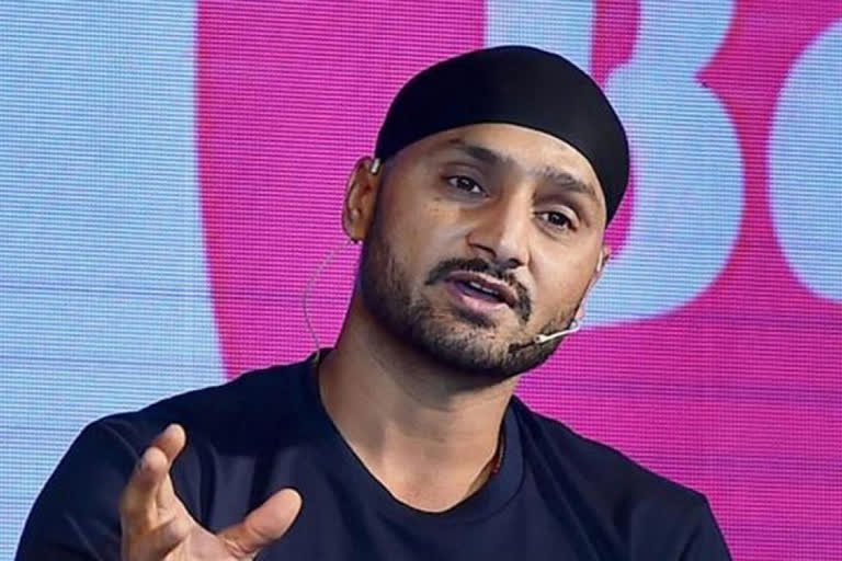 dhoni-wont-play-for-india-again-believes-harbhajan-singh