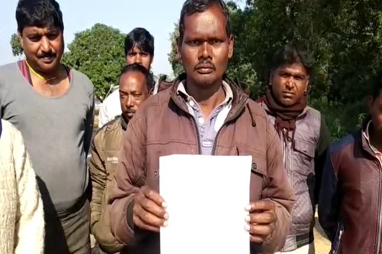 Members of Simdega Forest Defense Committee accuse the chairman of arbitrariness