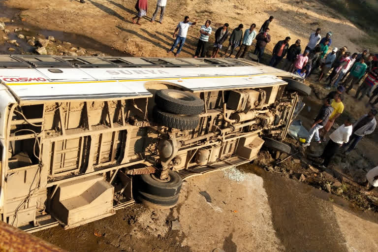 balrampur road accident