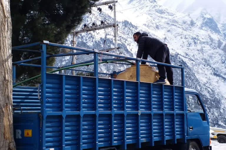 kinnaur administration provided water tanker in reckonpeo