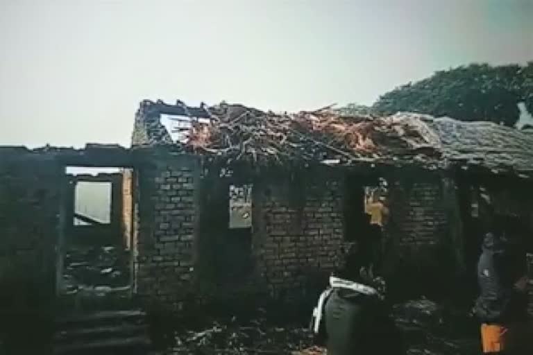a chicken farm caught fire at jehanabad