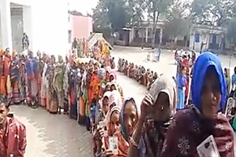 Voting in Kushalgarh, कुशलगढ़ के 51 ग्राम पंचायतों में मतदान