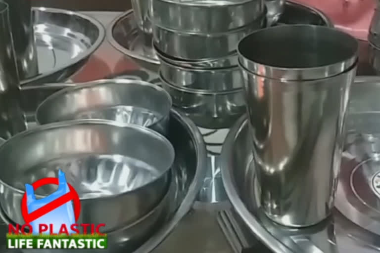 Plastic  Plastic campaign  Jamshedpur  Jharkhand  crockery bank  പാത്ര ബാങ്ക്  പ്ലാസ്റ്റിക്  പ്ലാസ്റ്റിക് മാലിന്യം  ജംഷഡ്‌പൂര്‍