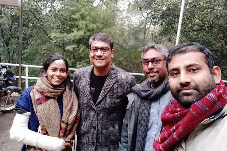 Actor Kaushik Sen meets JNUSU president Aishe Ghosh in Delhi