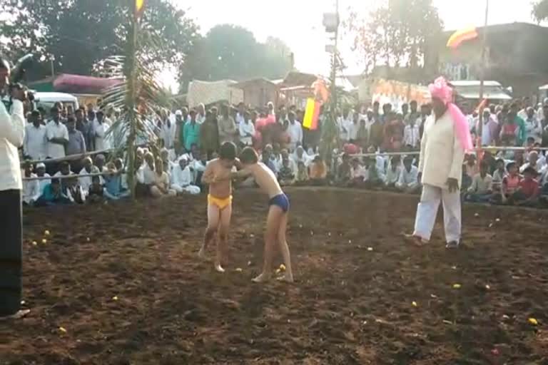 Rural sport at the Kashi Vishweshwara Fair