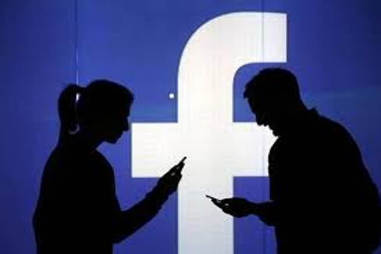 gandhinagar man cheated by Foreign facebook friend