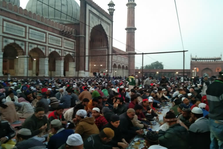 Roza Iftar at Jama Masjid