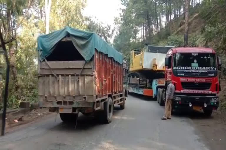 traffic jaam on chandigarh manali NH205