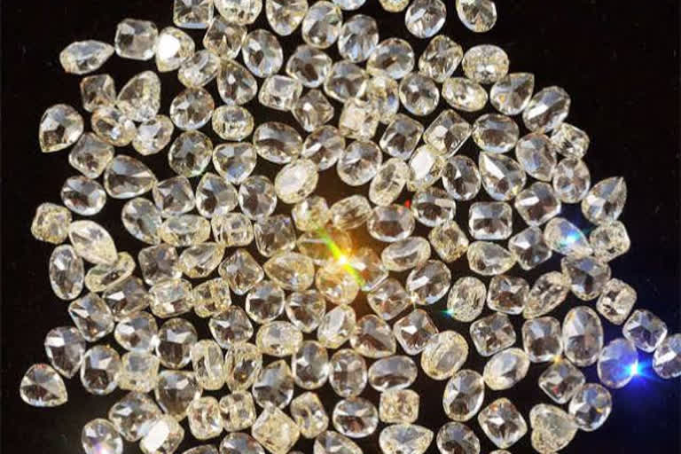 from-the-factory-the-artisans-absconded-with-a-1200-carat-diamonds-theft-in-diamond-city-surat