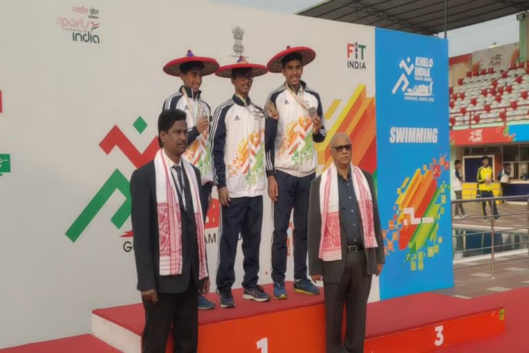 west bengal's swadesh mandal got gold in swimming