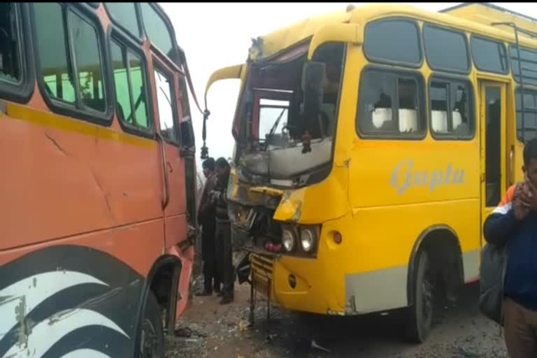 Two passenger buses clashed with each other in harpalpur of chhatarpur