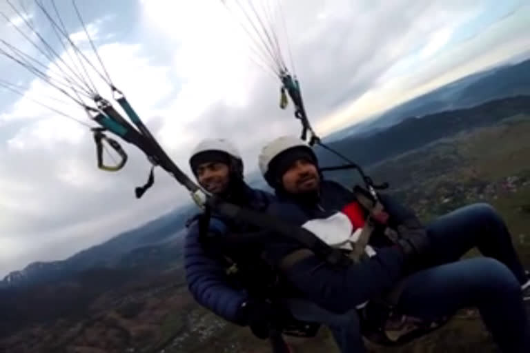 Yusuf Pathan enjoys paragliding in Bir billing