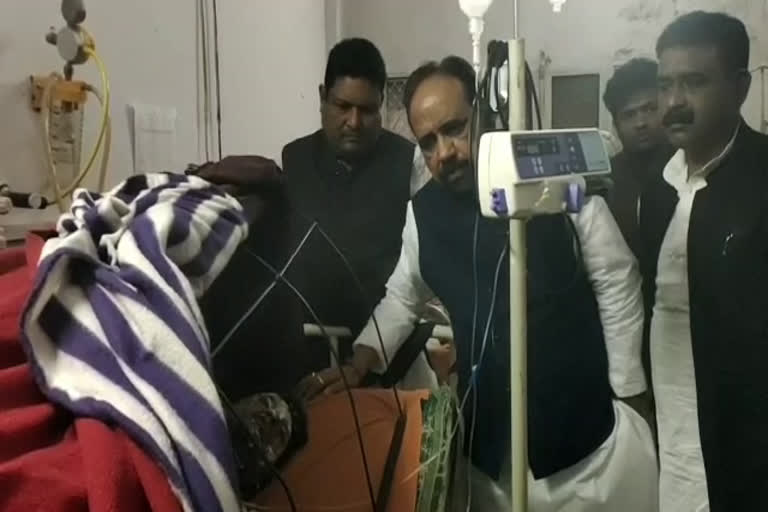 leader-of-opposition-gopal-bhargava-arrives-to-meet-burn-dalit-victim-bhopal