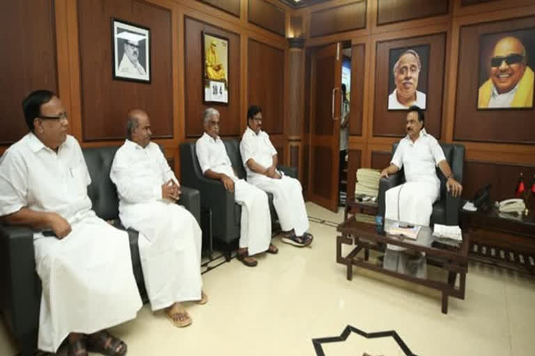 Cong, DMK