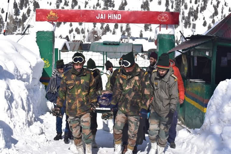 Indian Army save critically ill pregnant woman in Kashmir