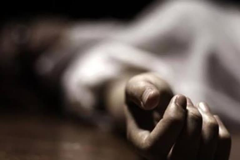 father was strangled to death, resisting molestation, strangled to death for resisting molestation, molestation in unnao, unnao crime news, पिता की गला दबाकर हत्या, छेड़छाड़, छेड़छाड़ का विरोध, अजगैन थाना क्षेत्र, गला दबाकर हत्या, एडिशनल एसपी दक्षिणी धवल जायसवाल