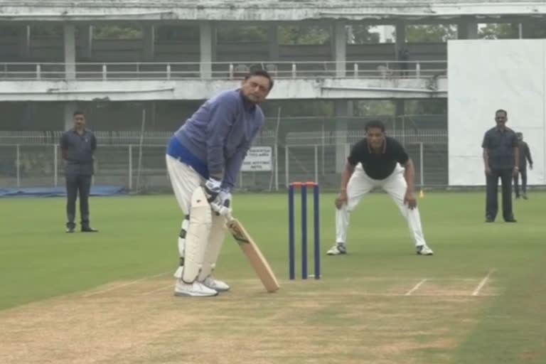 chief justice of india sharad bobde plays cricket in Nagpur