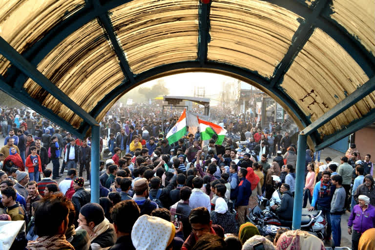 Massive anti-CAA candle light march from Jamia univ gate to Shaheen Bagh