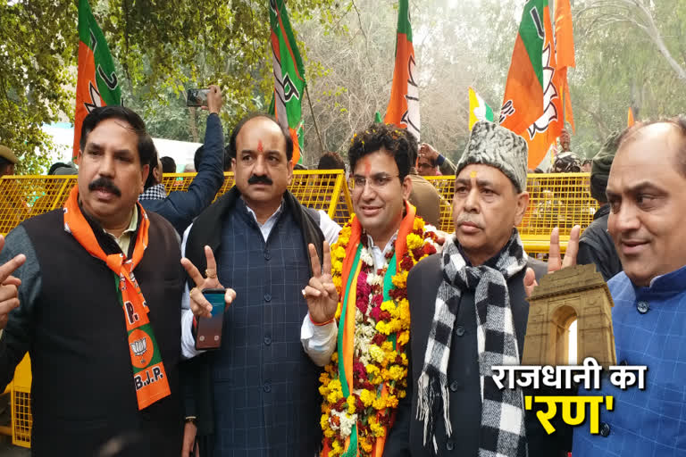 ravi negi from patparganj vidhansabha filed nomination