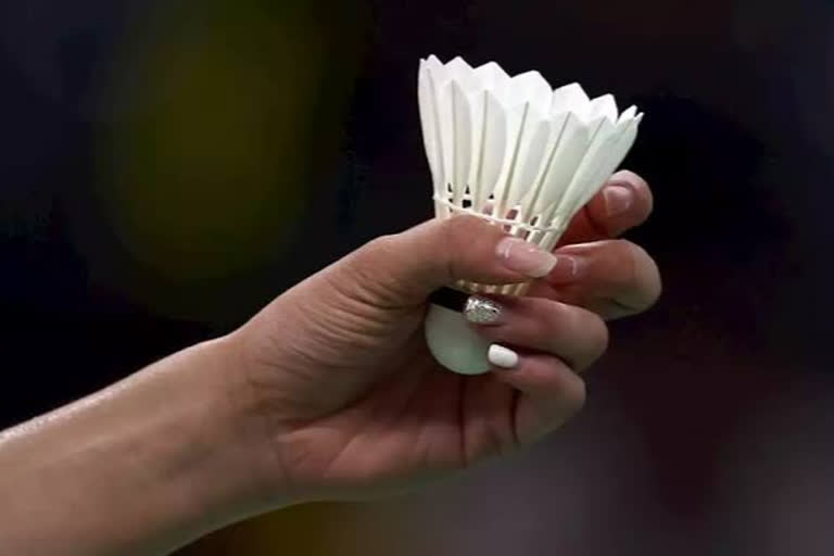 Badminton World Federation  Synthetic feather shuttlecocks  Traditional feather shuttlecocks  ഷട്ടില്‍ കോര്‍ക്  വേള്‍ഡ്  ബാഡ്‌മിന്‍റണ്‍  ഫെഡറേഷന്‍ വാര്‍ത്ത