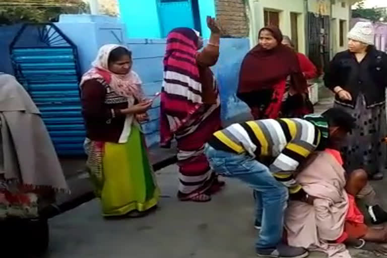 Elderly woman fell in Baran, वृद्धा आश्रम से गिरी महिला बारां