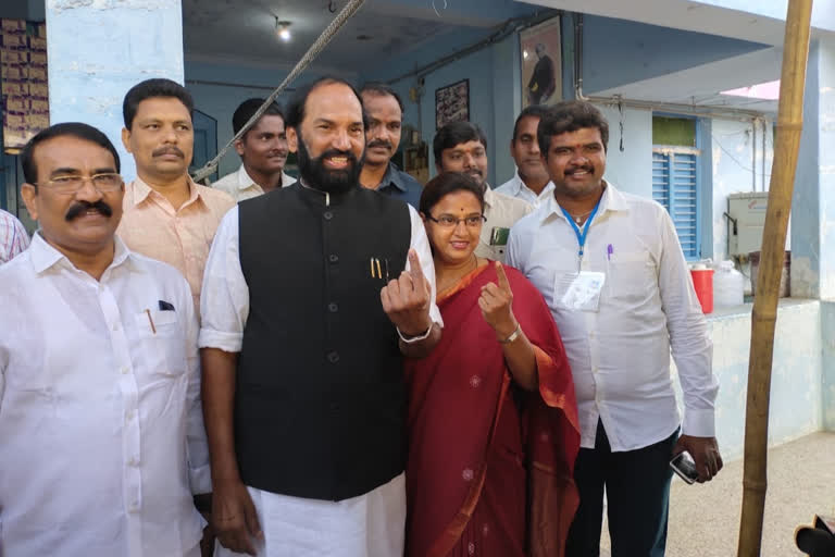 uthham kumar reddy casted vote