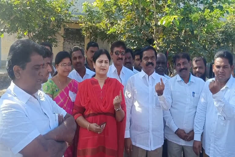 mla chittem ram mohan reddy casted his vote in municipal elections