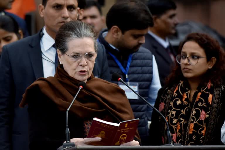 sonia-priyanka-on-two-day-rae-bareli-visit