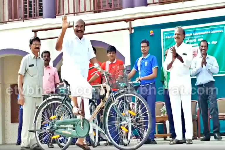 சென்னை ராயபுரம் பள்ளி மாணவர்கள் மிதிவண்டி, minister jeyakumar in st peters school, ரஜினிகாந்த் பெரியார் கருத்து குறித்து அமைச்சர் ஜெயக்குமார்