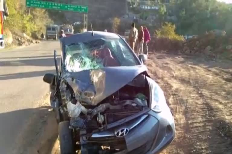 Truck and car collision near Swarghat, bilaspur