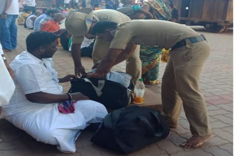 ದೇವಾಲಯದಲ್ಲಿ ಪೊಲೀಸರಿಂದ ತಪಾಸಣೆ , Tight police security at Kukke Subramanya temple