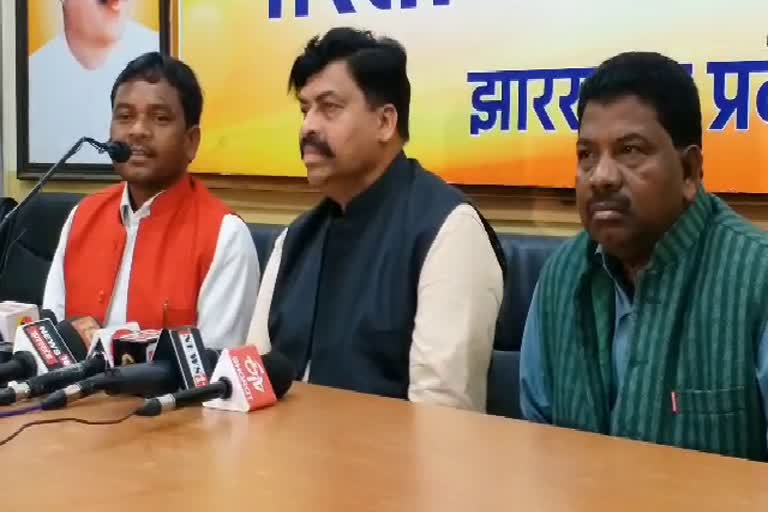 चाईबासा मामले पर BJP ने हेमंत सरकार पर साधा निशाना, कहा- घटना को अंजाम देने वालों के साथ है कोई बड़ी ताकत