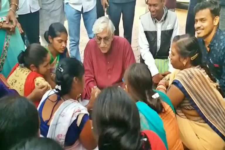 Panchayat Minister gave women the advice to work in their jobs in raipur