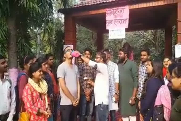 students end hunger strike at DAVV