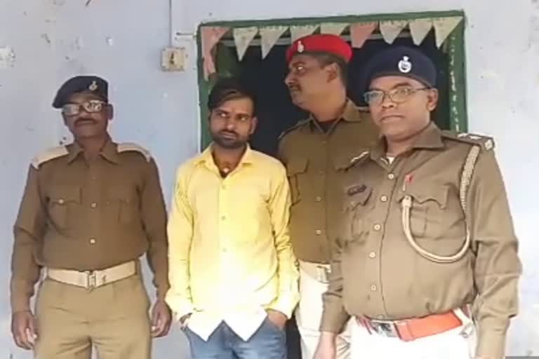 liquor seller arrested with duplicate liquor in jamtara