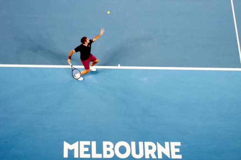 Roger Federer records 99th Melbourne win, marches into third round