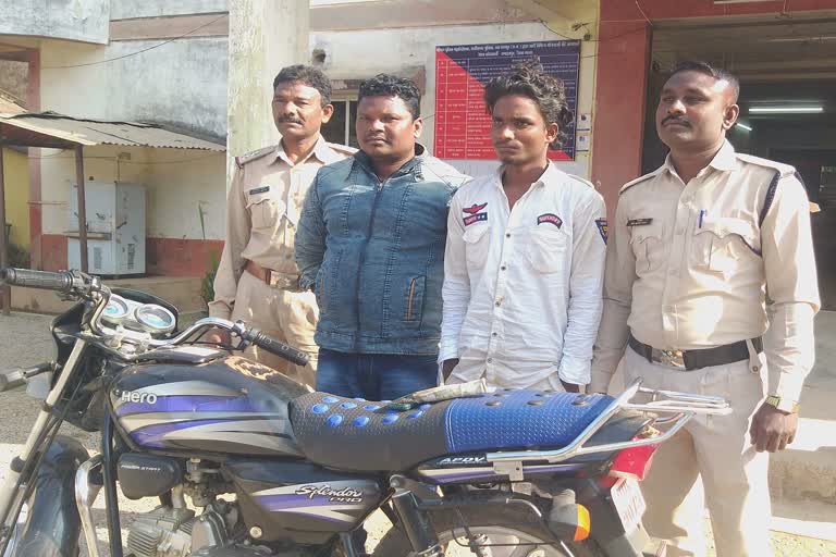 Two accused of robbing villagers arrested in jagdalpur