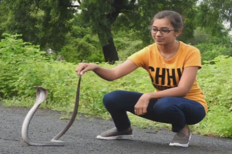 Meet Kadambari, the MTech girl who saves snakes