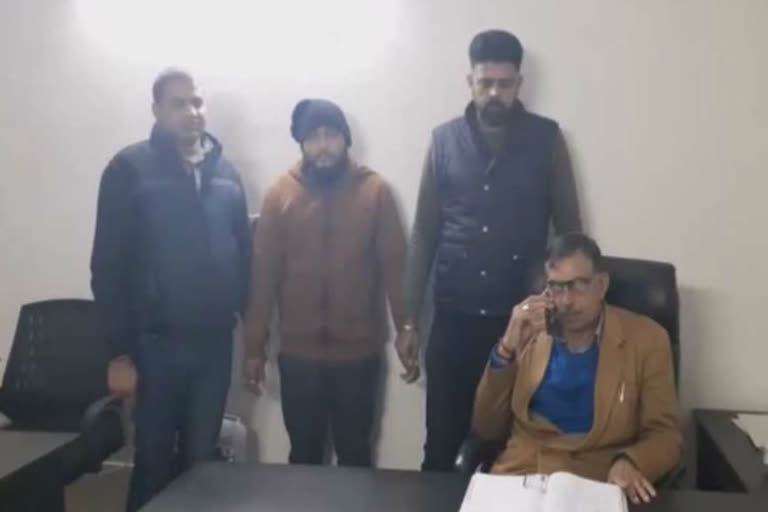 vigilance caught hodal municipality's je with 70 thousand bribes