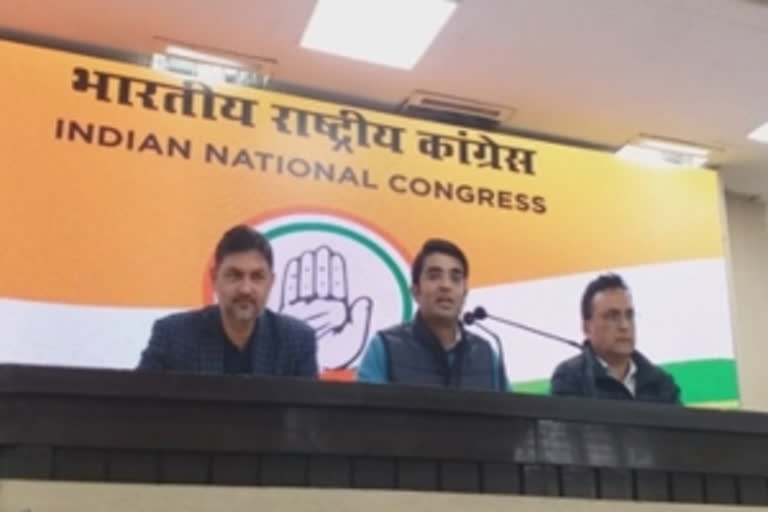 Congress spokesperson Jaiveer Shergill addressing the media