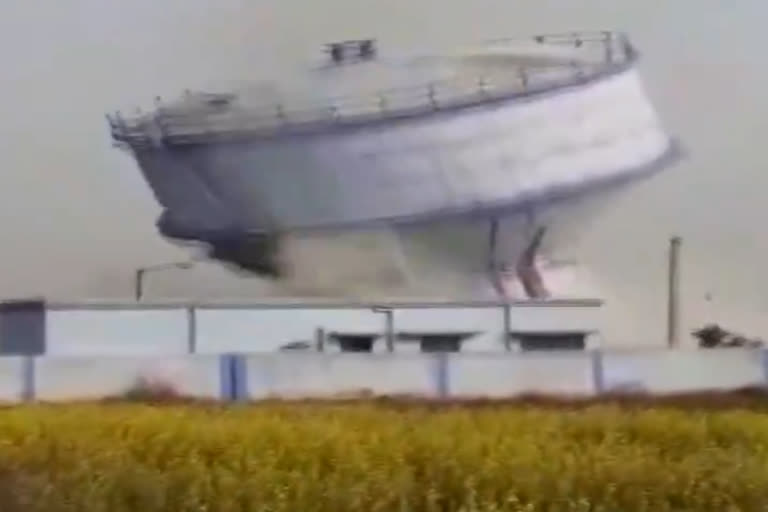 Water tank collapses in Bengal, video goes viral