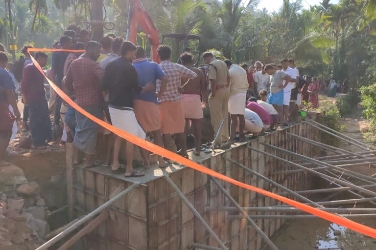 Kl-mpm-orrakam death  west bengal native died while building the bridge  മലപ്പുറം  പാലം നിര്‍മാണത്തിനിടെ ഇതര സംസ്ഥാന തൊഴിലാളി മരിച്ചു  പശ്ചിമ ബംഗാൾ സ്വദേശി രാജു (35 ) ആണ് മരിച്ചത്.