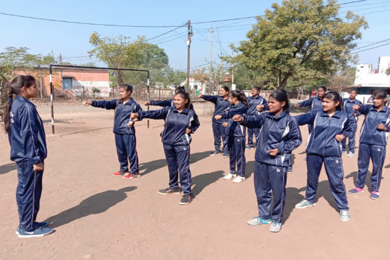 girls are learning the qualities of self defense